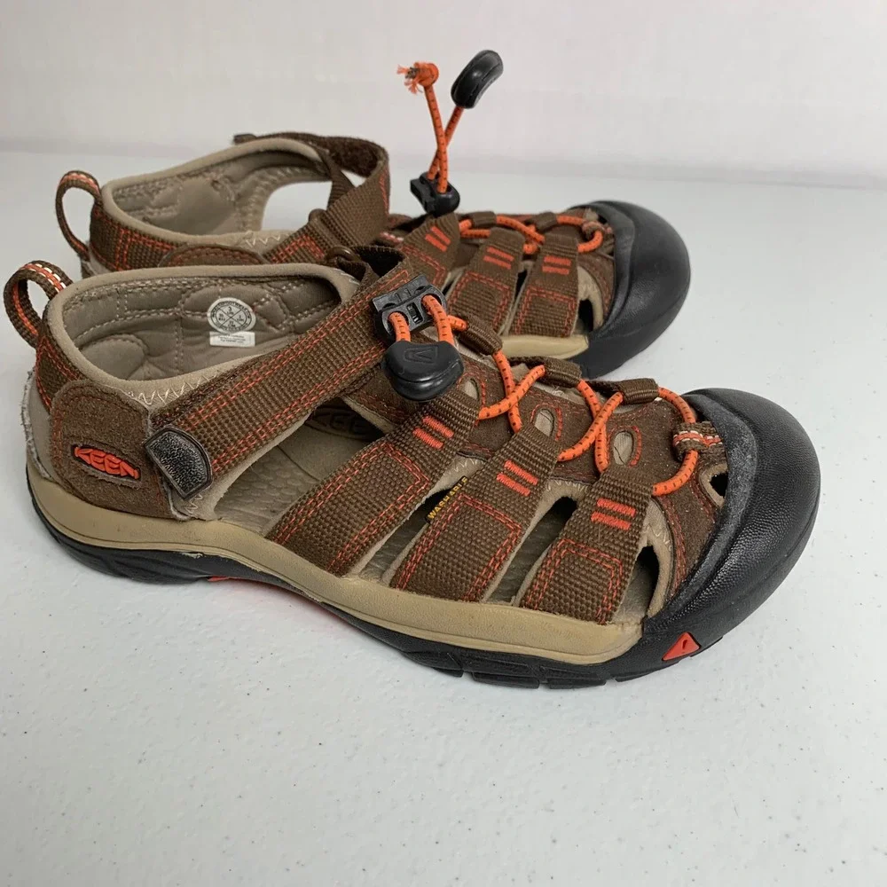 Keen Newport Youth Water/HikingOutdoor Sandals Size 3 READ